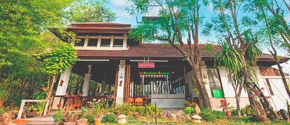 Tak Andaman Resort & Hotel - carbon neutral hotel in Tak