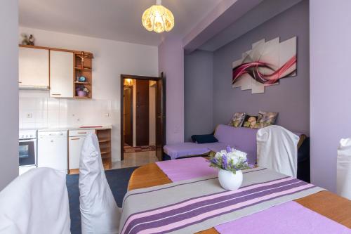 Apartment VITKO near the Beach with Private Parking & Grill Station — 4-Star Luxury Hotel in Punat, Croatia