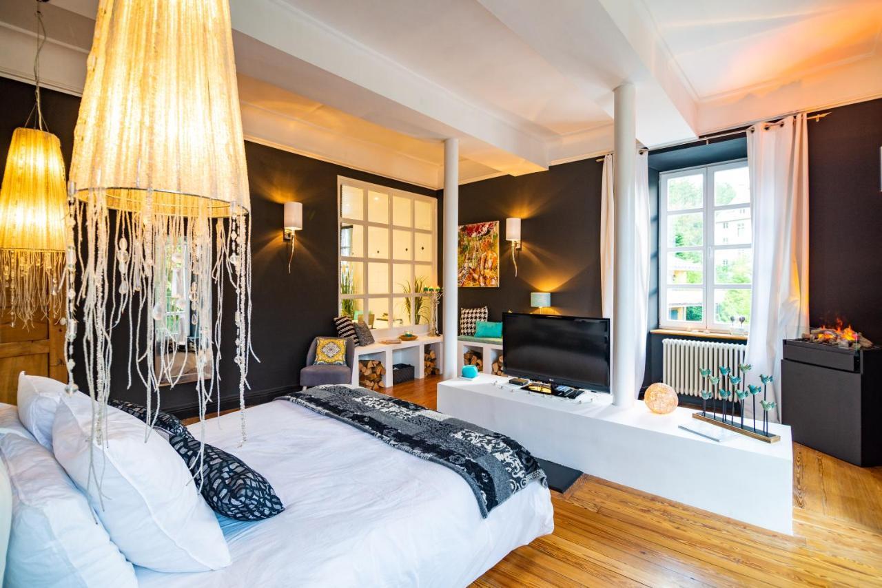Charme Et Standing Centre Ville — 4-Star Luxury Hotel in Barcelonnette, France