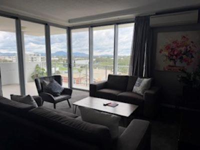 The Perfect Host @ Curtis Apartments — 4-Star Luxury Hotel in Gladstone, Australia