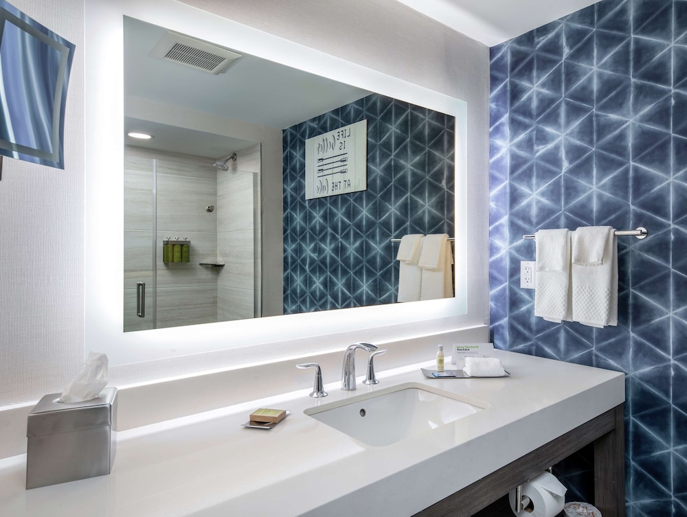 DoubleTree by Hilton Hot Springs - photo 17