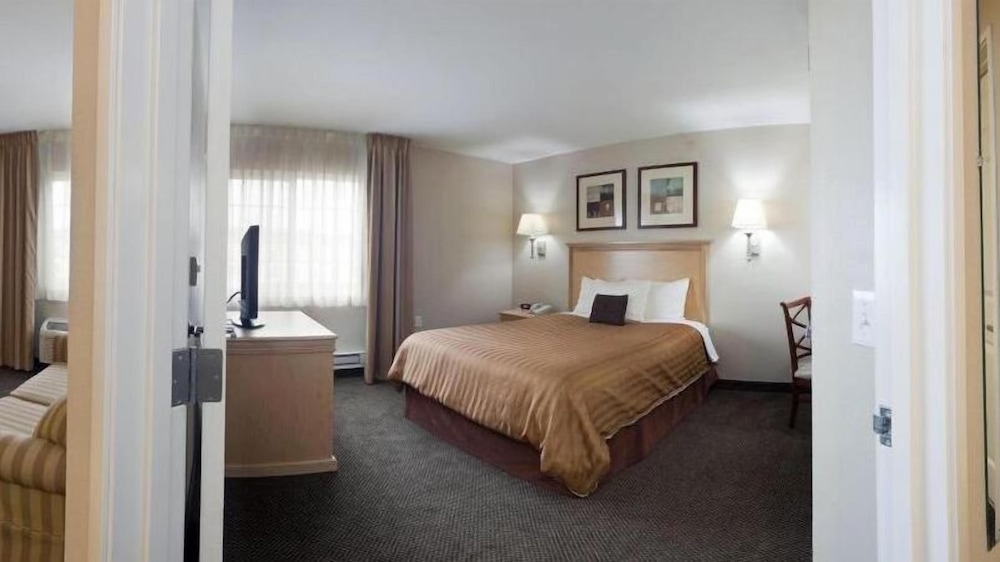 Candlewood Suites Milwaukee Brown Deer by IHG - photo 13