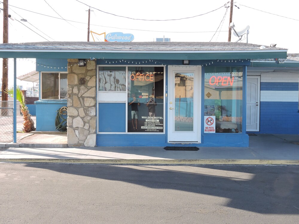 Walden Motel - photo 2