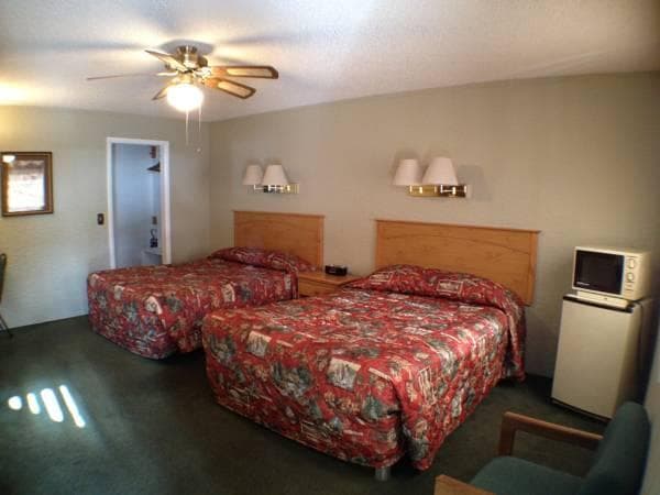 El Rancho Motel - photo 7