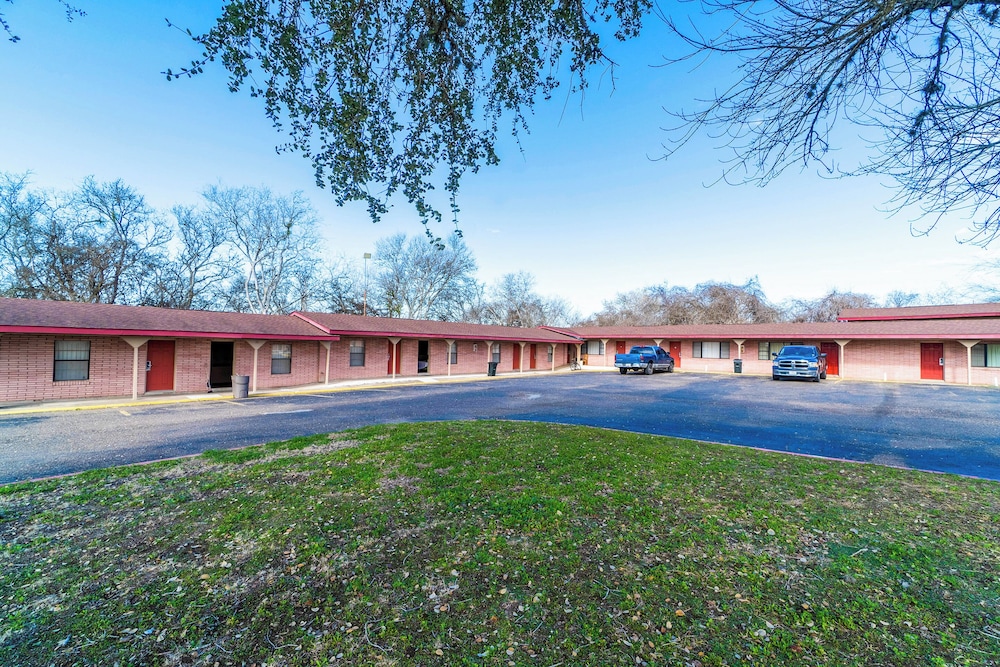 Oyo Hotel Beeville Us 181 - photo 86