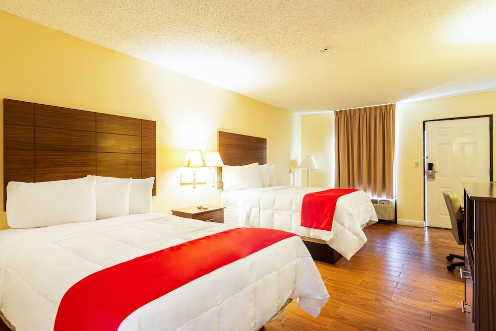 Days Inn by Wyndham Atmore - photo 15