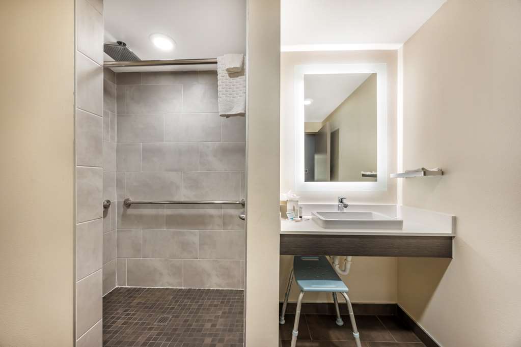 Vīb Best Western Springfield - photo 41