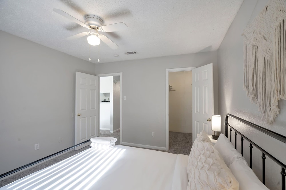 Relaxing Quaint 1BR in Heart of Midland - photo 7