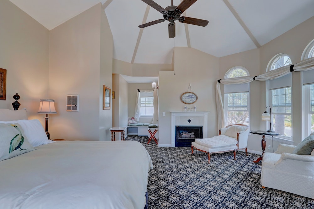 Pelican Cove Inn - photo 73