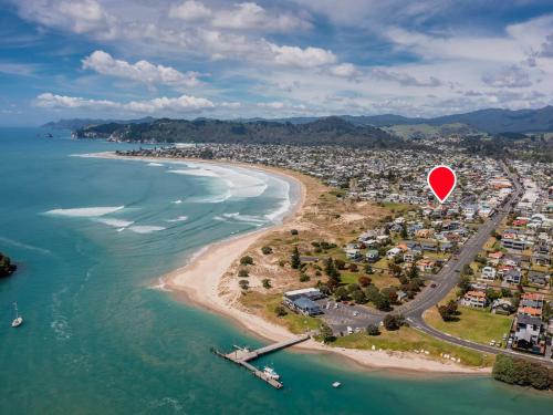 Sans Souchi Whangamata Holiday Home — 4-Star Luxury Hotel in Whangamata, New Zealand