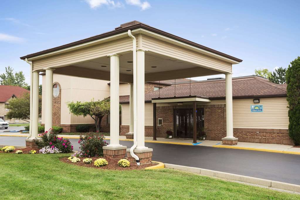 Days Inn by Wyndham Middletown - photo 2