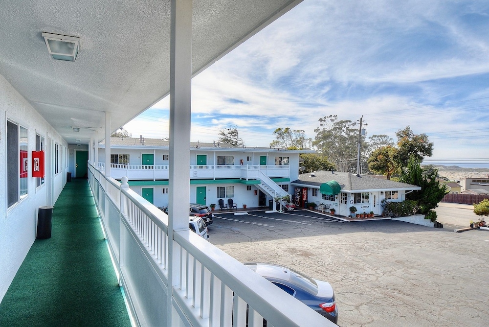 Morro Bay Sandpiper Inn - photo 32