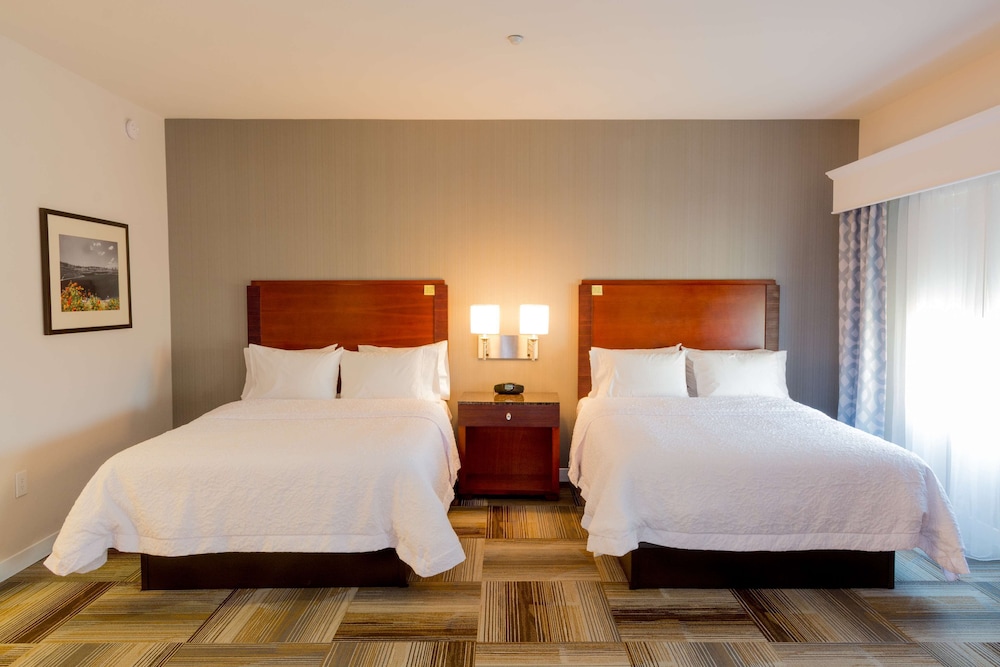 Hampton Inn & Suites Riverside Corona East - photo 8