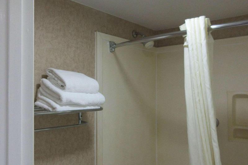 Super 8 by Wyndham Manchester TN - photo 9