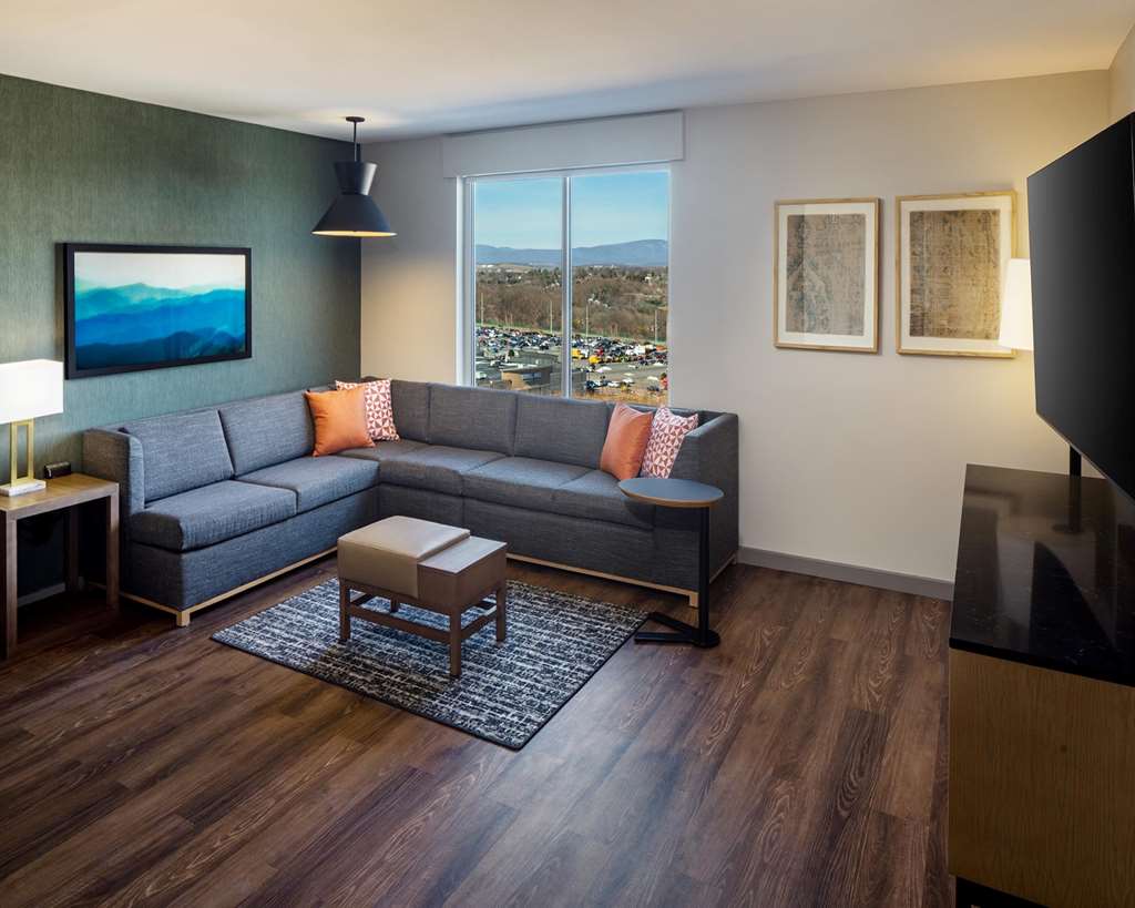 Hyatt Place Harrisonburg - photo 35