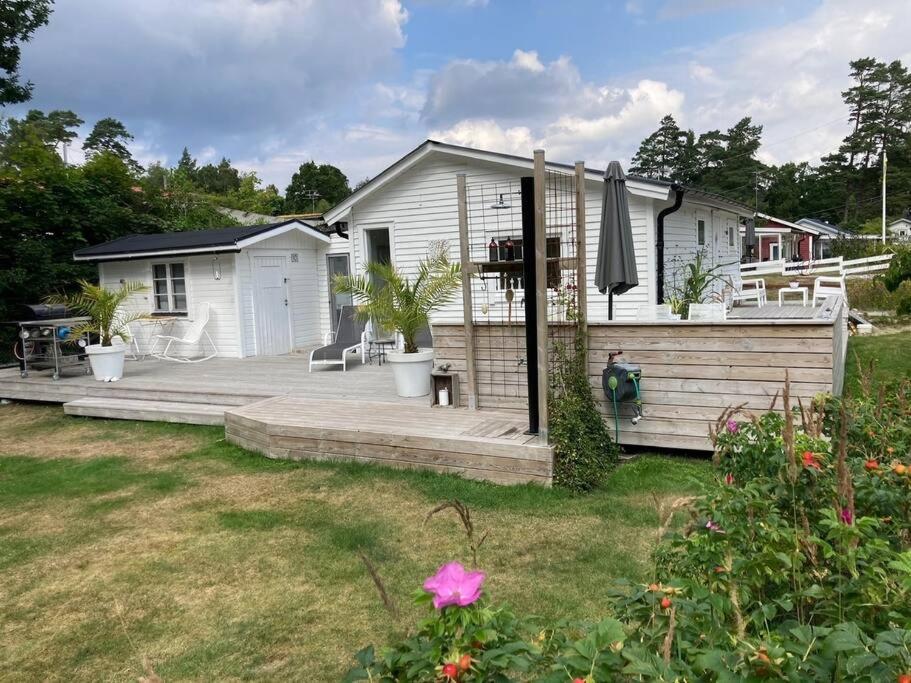 Strandnära mysig stuga med generösa utvändiga ytor — hotel in Mellbystrand