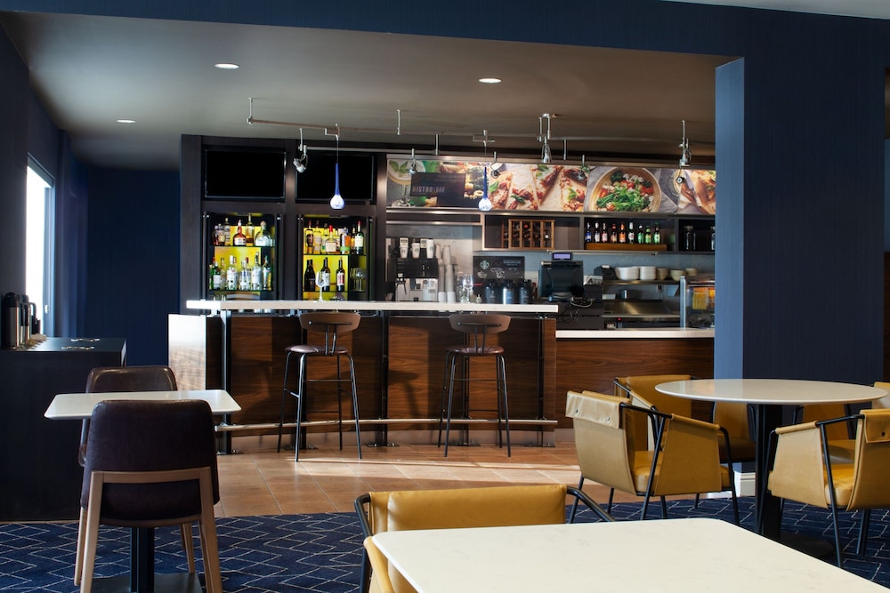 Courtyard by Marriott Newark Silicon Valley - photo 44