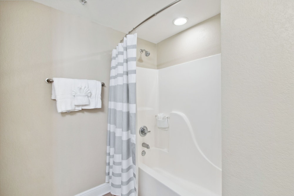 Crystal Tower Comfort Condos by Hosteeva - photo 86