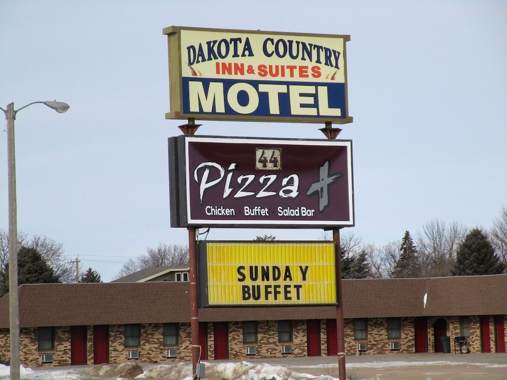 Dakota Country Inn & Suites — hotel in Platte