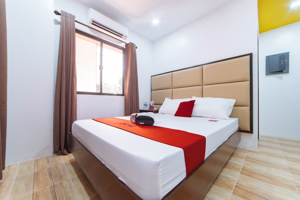 RedDoorz Plus @ JNV Dream Hotel Subic Zambales in Subic, Philippines