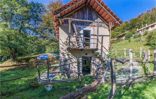 Gorgeous Home In Artò — 4-Star Luxury Hotel in Arola, Italy