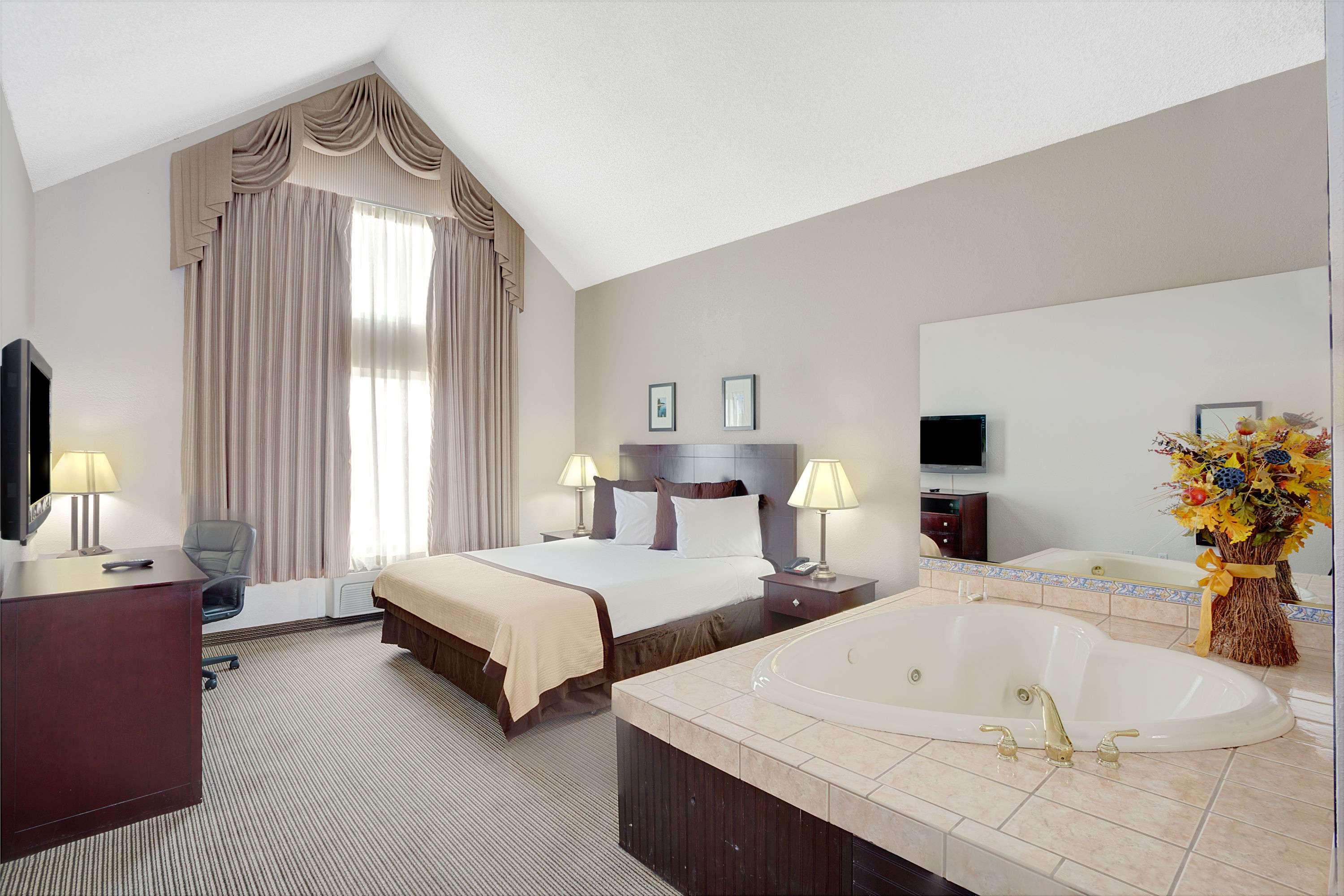 Baymont by Wyndham Reno - photo 4