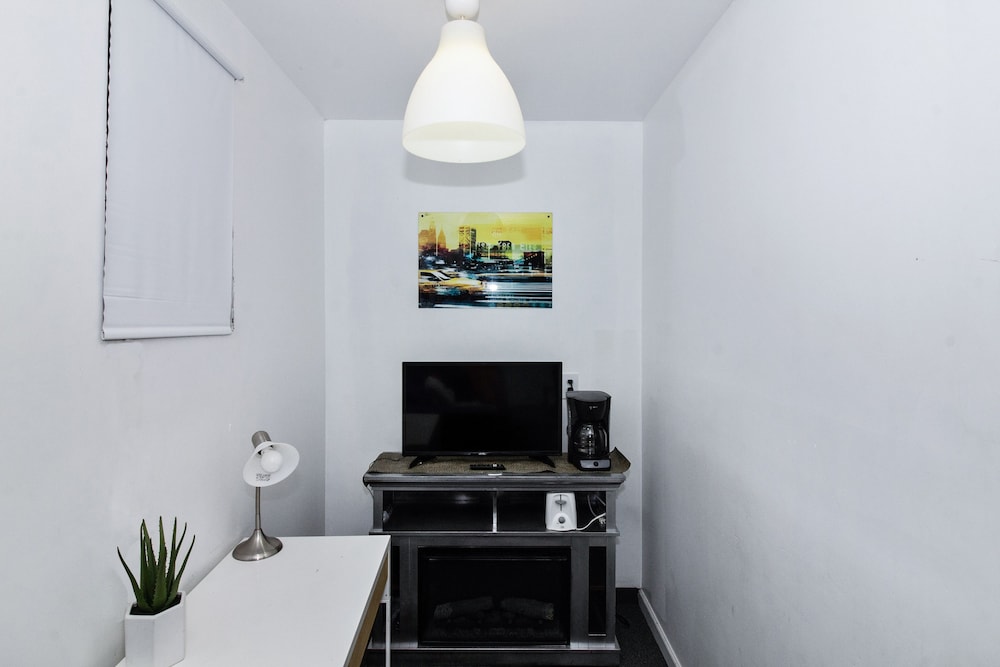Racpanos Modern Stay on Forrest Street - photo 51