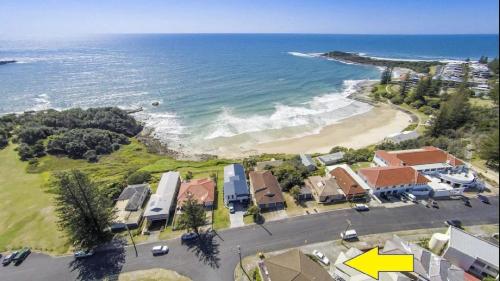 Unit 2 5 Pilot St Yamba - last minute hotel in Yamba