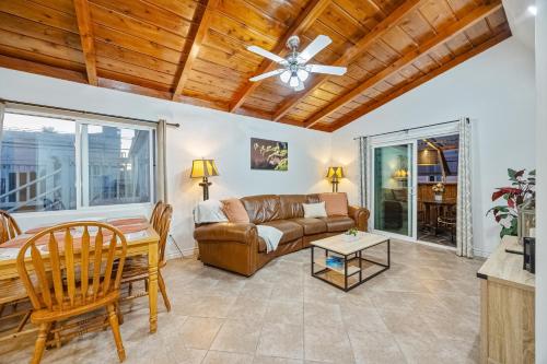 Mimi's & Nana's Beach House — 4-Star Luxury Hotel in San Diego, United States