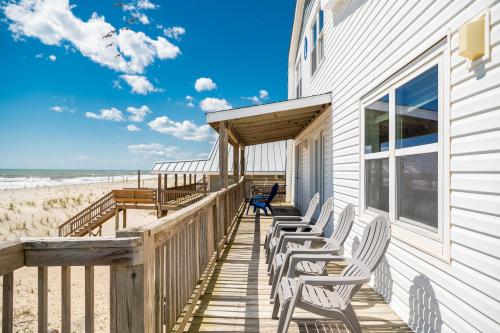 Divine Intervention by Oak Island Accommodations - photo 29
