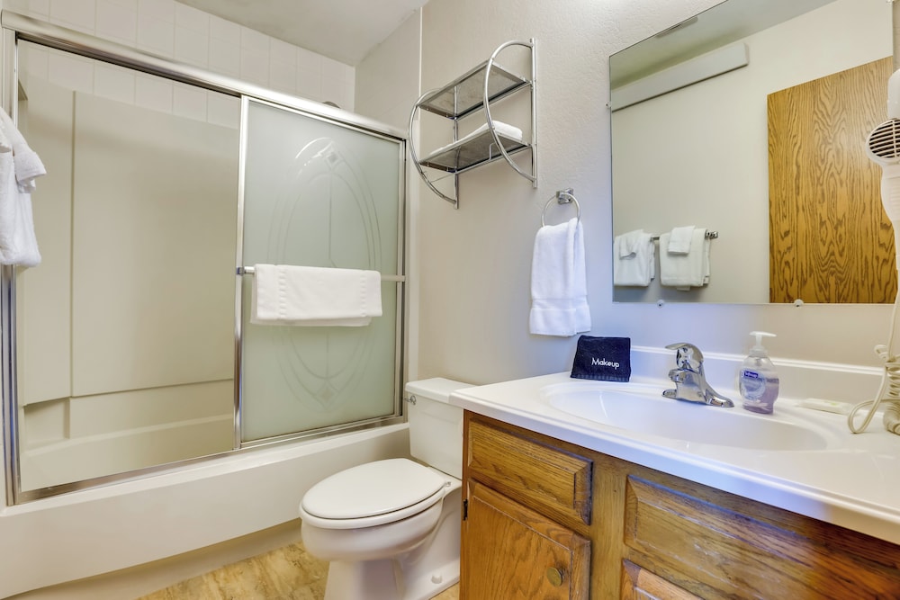 Mtn Condo w Ski Locker & Pools 3 Mi to Resort - photo 17