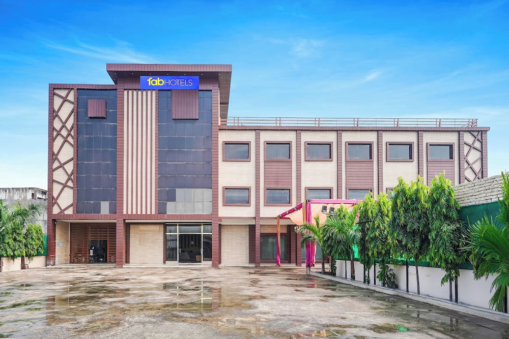Fabhotel Palm Bliss — hotel in Unnao