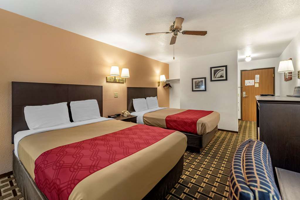 Econo Lodge La Junta - photo 15