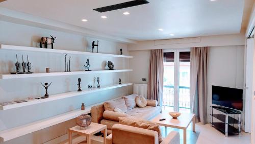 Luxurious minimal apartment in Acropolis — 4-Star Luxury Hotel in Athens, Greece