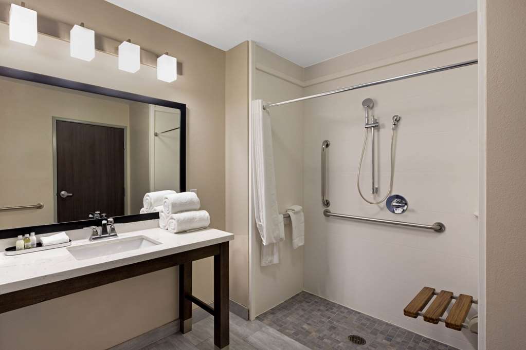 La Quinta Inn & Suites by Wyndham Morgan Hill San Jose South - photo 34