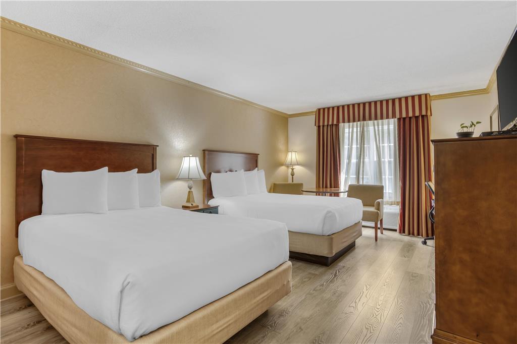 Best Western PLUS Morristown Inn Florham Park - photo 34