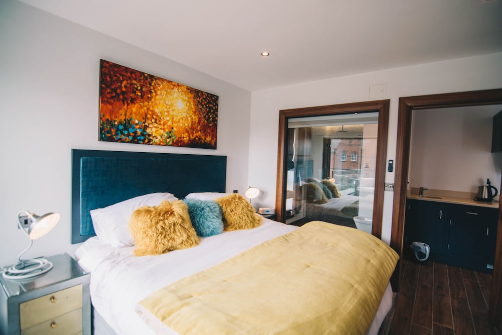 Antrim House Guest Rooms & Suites — 4-Star Luxury Hotel in Portrush, United Kingdom