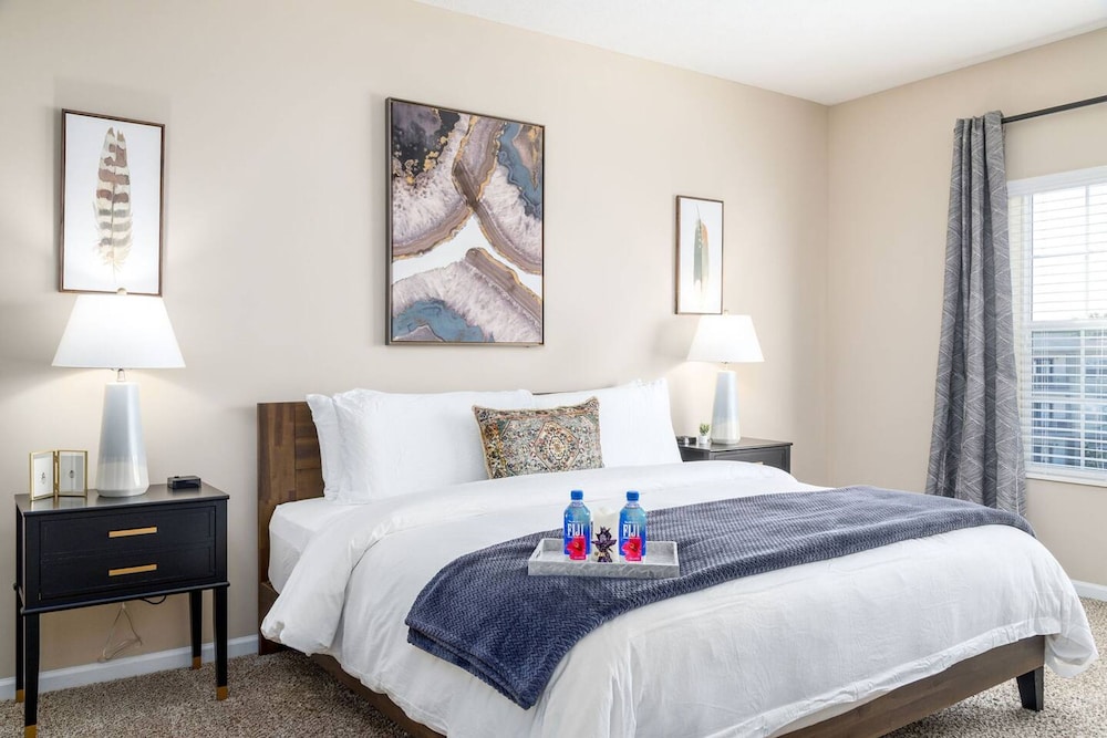 The New Albany Perch Top Floor Pet Friendly — 4-Star Luxury Hotel in Westerville, United States