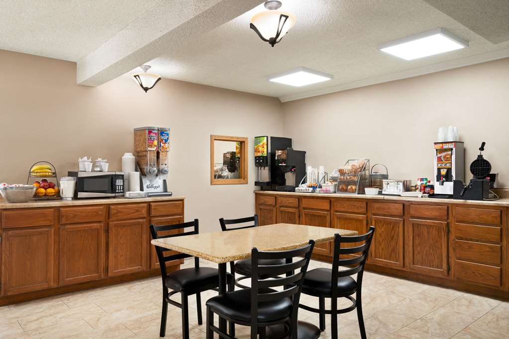 Super 8 by Wyndham Liberal KS - photo 22