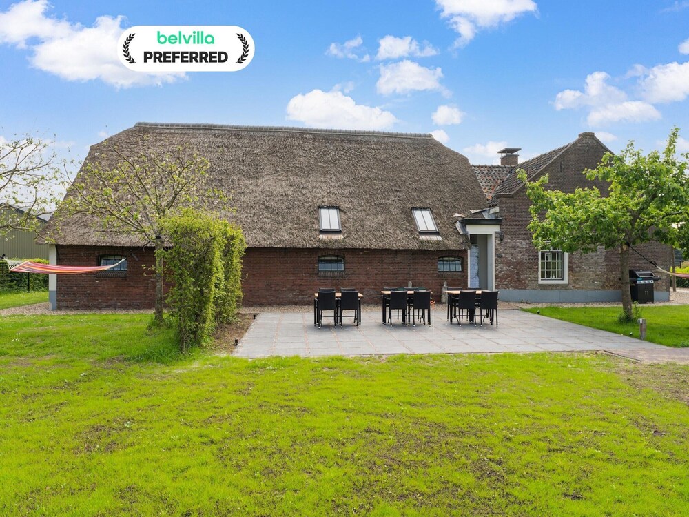 The Old Farmhouse with terrace in Montfoort — 4-Star Luxury Hotel in Montfoort, Netherlands