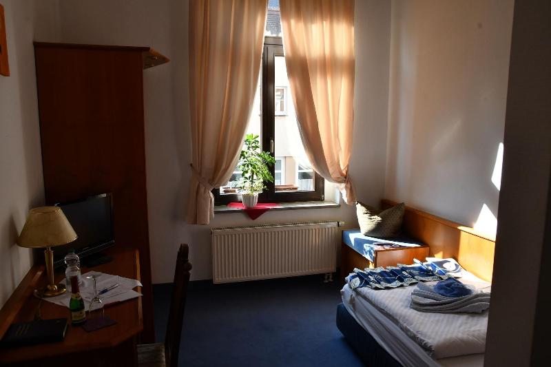 Hotel Mauritius Im Herzen von Crimmitschau Frühstück buchbar Fahrradbox — hotel in Crimmitschau