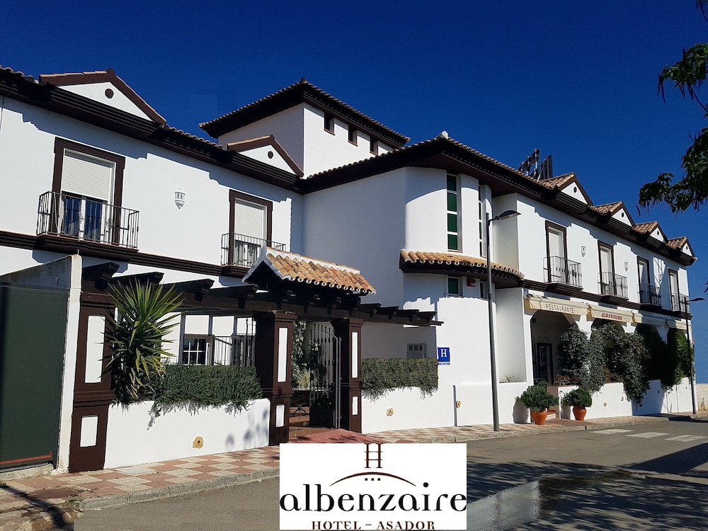 Hotel Asador Albenzaire pet-friendly hotel Pinos Puente