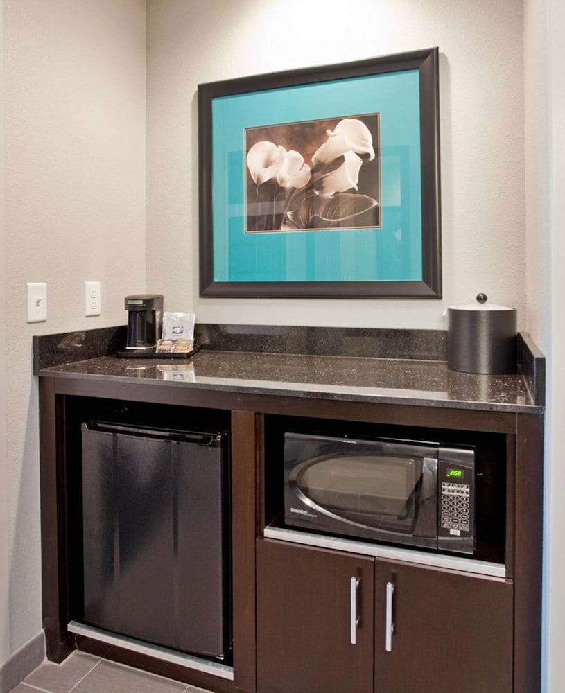 Hampton Inn Kearney - photo 28