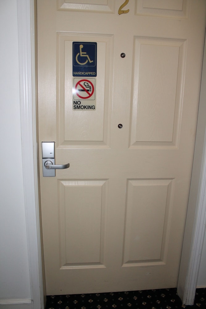 American Host Inn - photo 12