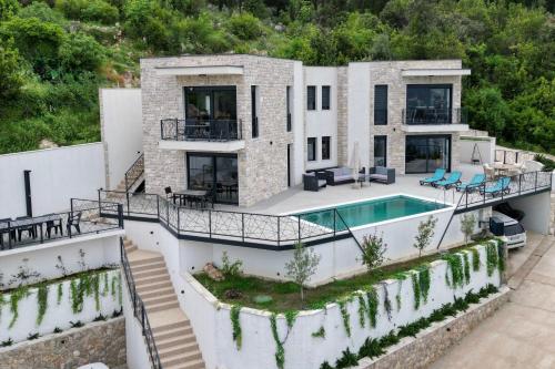 Bay View Village Villa Eléanore 1 — 4-Star Luxury Hotel in Herceg-Novi, Montenegro