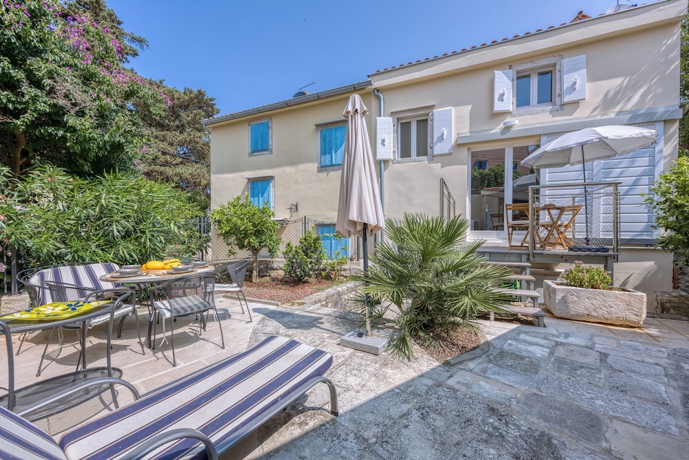 Charming Island Villa Alba — 4-Star Luxury Hotel in Mali Losinj, Croatia