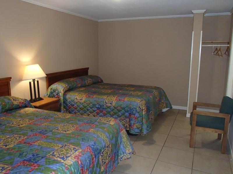 Catalina Motel - photo 19