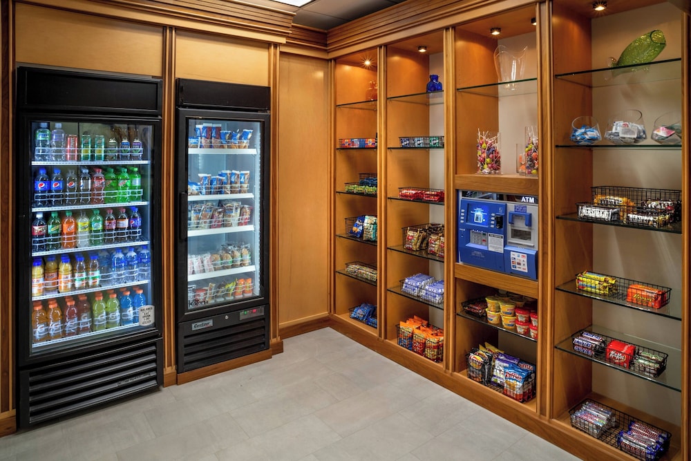 Delta Hotels by Marriott Huntington Mall - photo 20