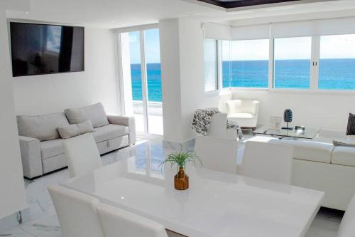 Luxury ocean front apartment 2 br beach gym spa — 4-Star Luxury Hotel in Cancun, Mexico