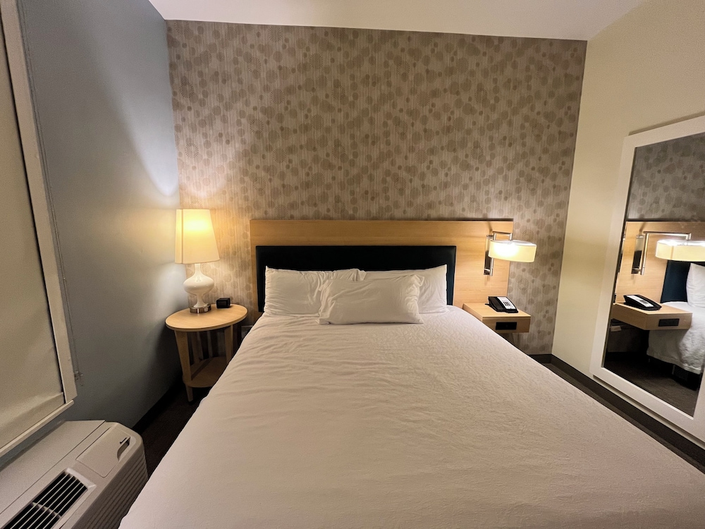 Home2 Suites by Hilton McAllen - photo 34